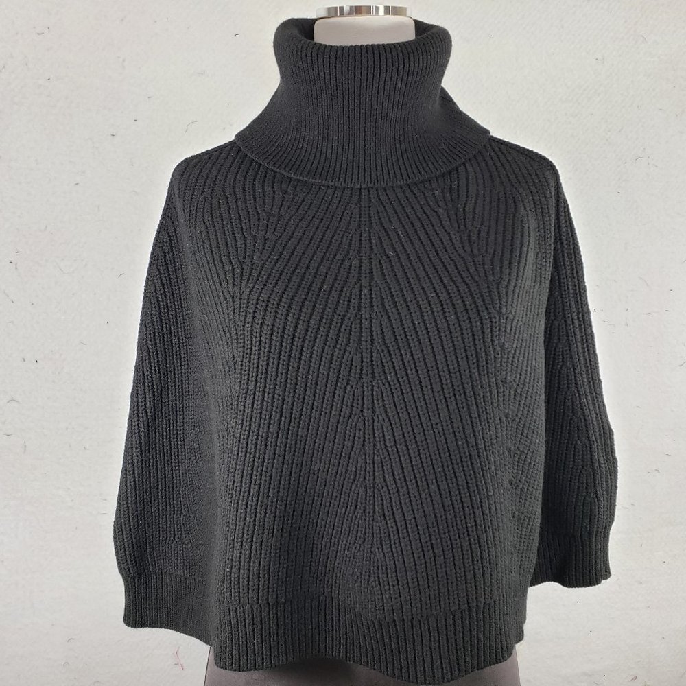 Banana Republic Black Knit Cape/Sweater, Large